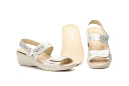 Sandalias Mujer Piel Platino Velcro Plantilla Extraible CHIKA ref. 15050 Relax